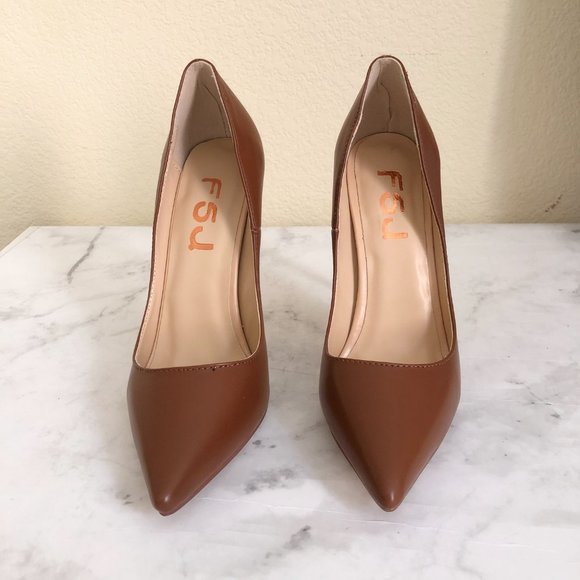 SOLD❤️ Size 5.5 Brown PU High Heel Pump - Picture 2 of 7